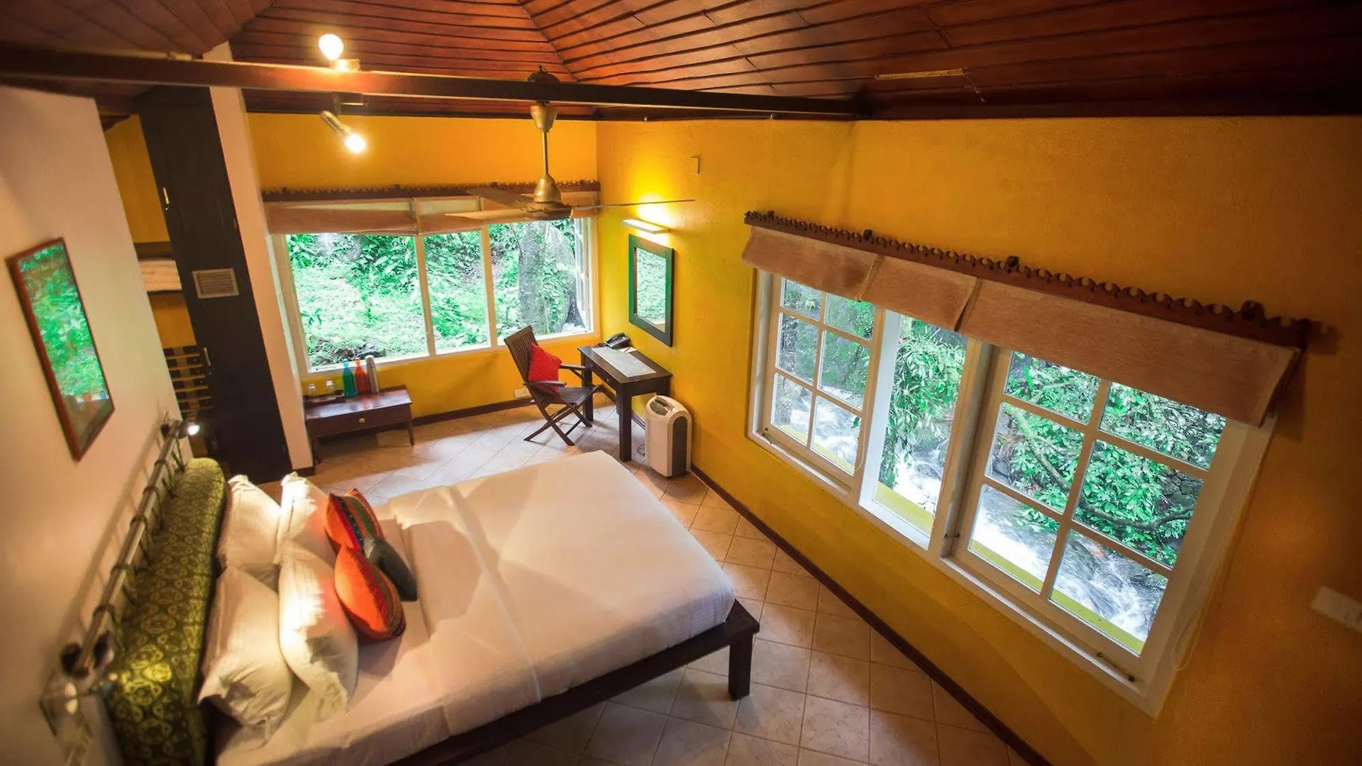 Kumily Mayapott Bungalow 3*,  הודו